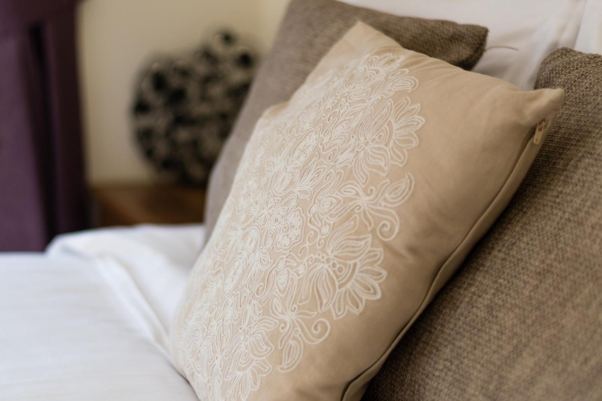 The Dewdrop 4*