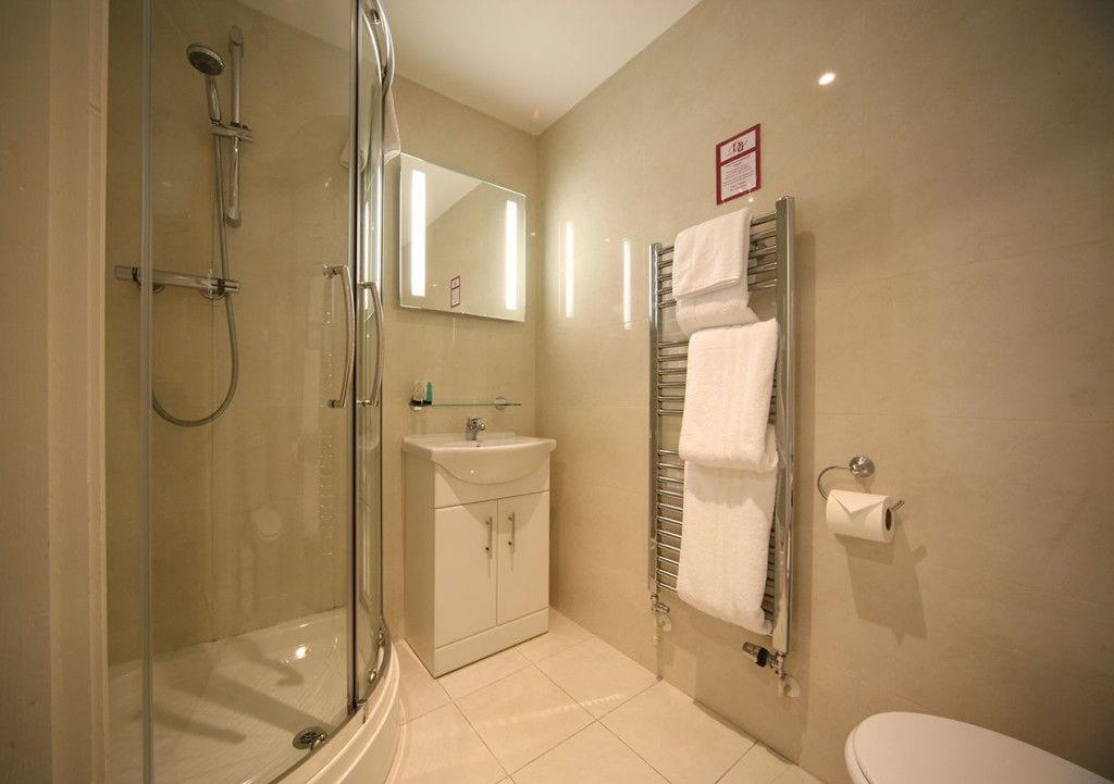 The Dewdrop 4*