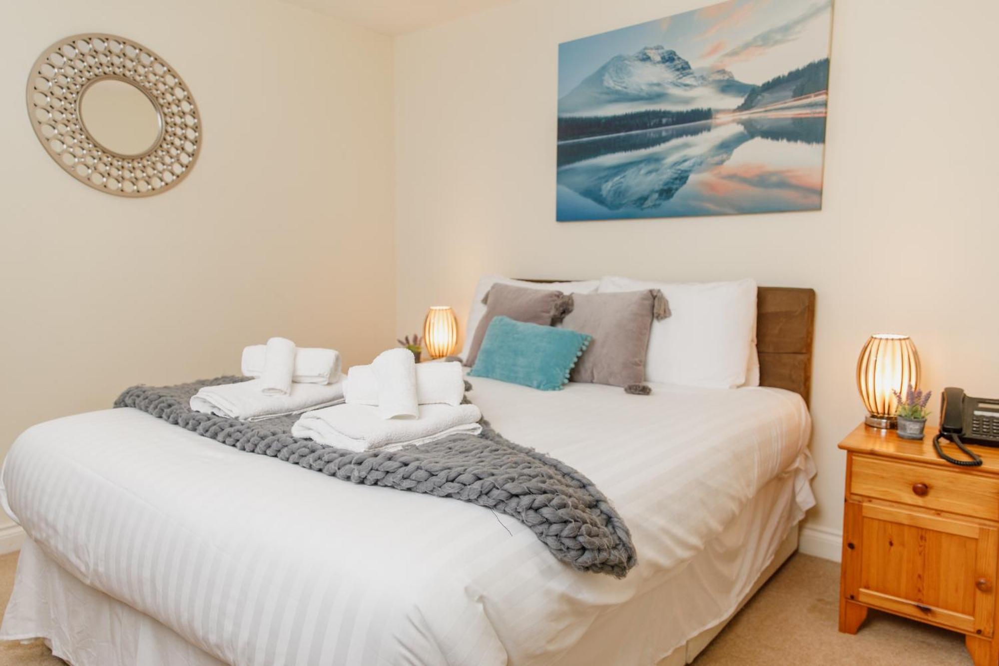The Dewdrop 4*